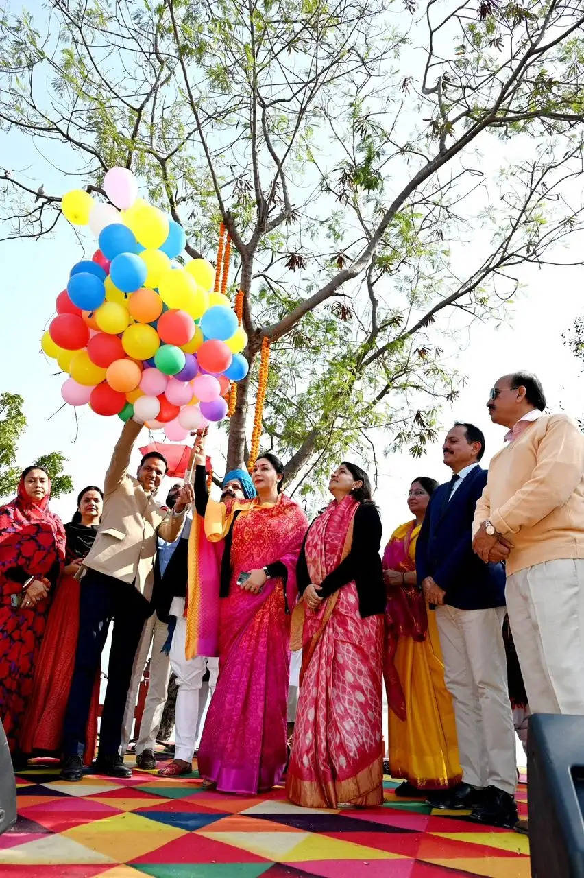 उत्सवों के जरिए परंपराओं व विरासत को सहेजता है पर्यटन विभाग : दीया कुमारी