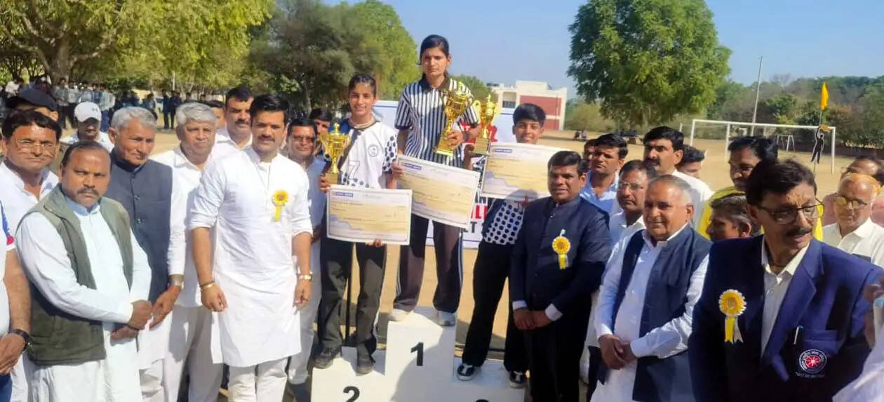 हिसार : शिक्षा के साथ ही छात्रों की खेल प्रतिभा को भी निखार रहे श़िक्षण संस्थान : भव्य बिश्नोई