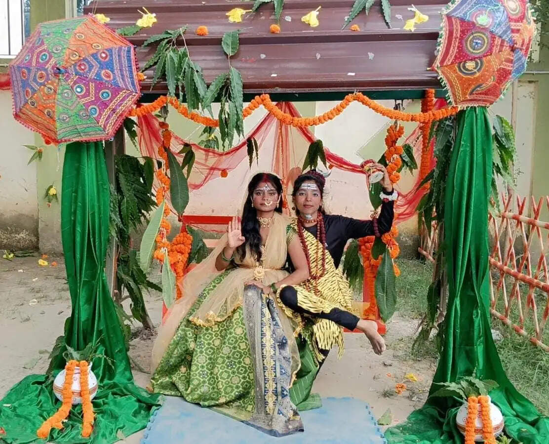छपरा किलकारी में सावन उत्सव का हुआ आयोजन, राधा-कृष्ण के रूप में सजे बच्चों ने दी प्रस्तुतिया