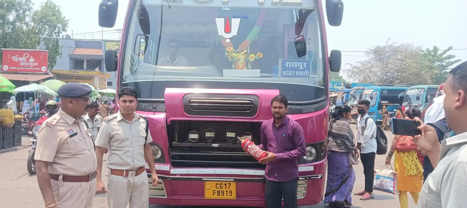 दस यात्री बसों में मिली खामियां, आग लगी तो बुझाने अग्निशमन यंत्र नहीं