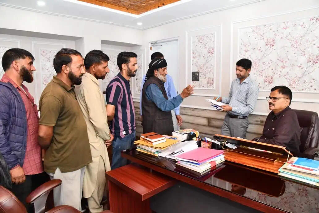 एमएलए और प्रतिनिधिमंडलों से मिले जावेद राणा, समस्याओं के शीघ्र समाधान का दिया भरोसा