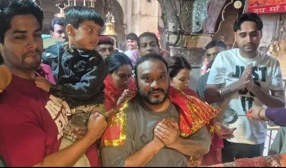 पंजाबी गायक मास्टर सलीम ने लिया मां चिंतपूर्णी का आशीर्वाद