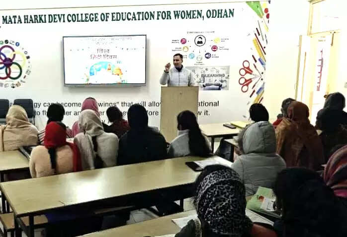 सिरसा: हिंदी भाषा विश्व की सभी भाषाओं में श्रेष्ठ: डॉ. शत्रुजीत सिंह