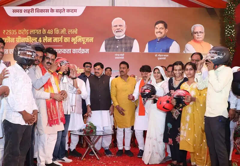 (अपडेट)12 साल में देश में कई अभूतपूर्व कार्य हुए, 25 करोड़ लोग गरीबी से आए बाहर : मनोहर लाल