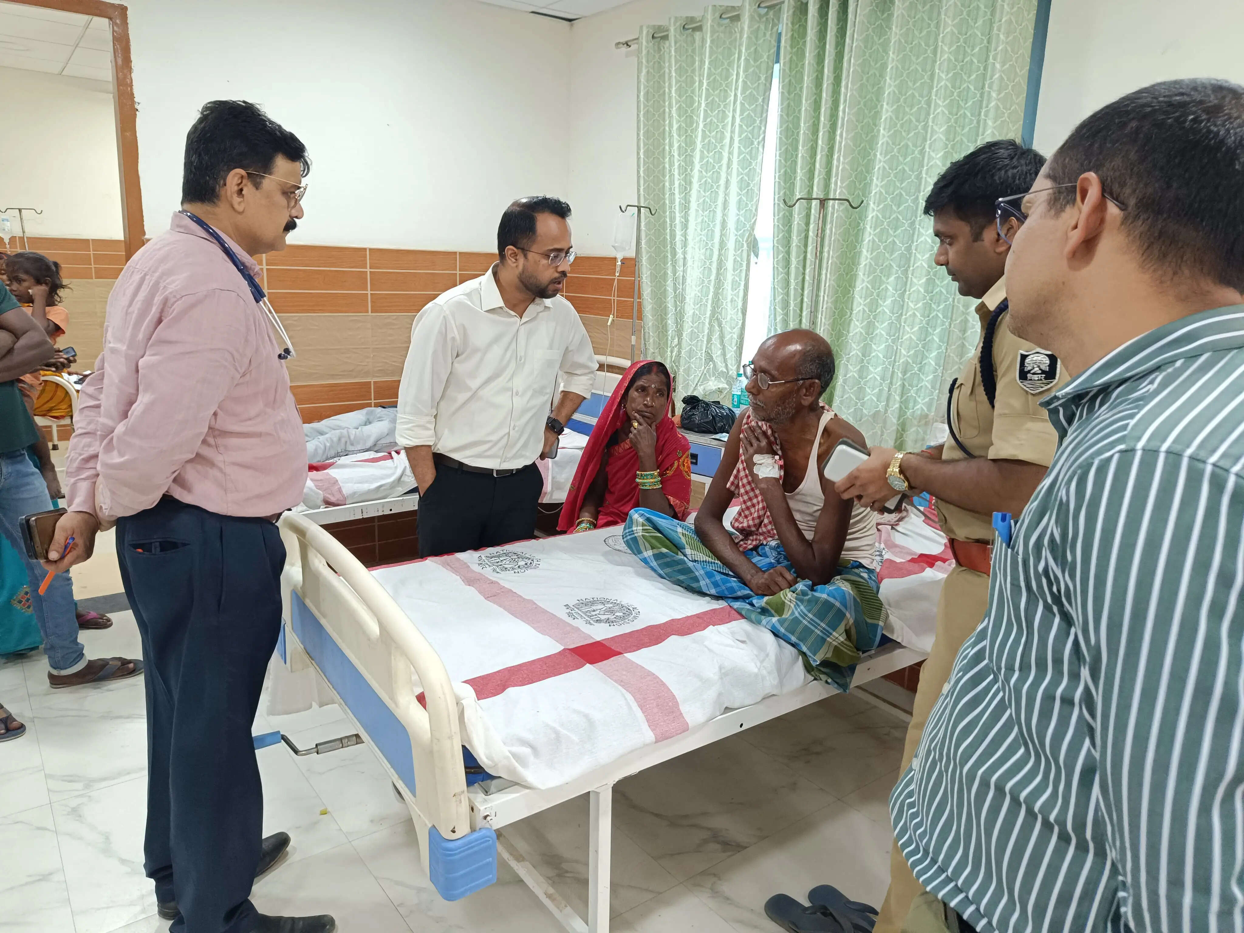 जिलाधिकारी एवं एसएसपी ने सदर अस्पताल का किया निरीक्षण