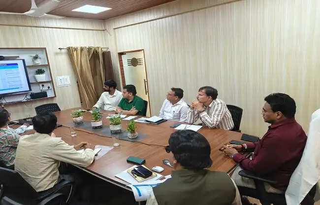 पीएम आवास योजना की धीमी प्रगति पर सचिव सख्त,15 अगस्त तक परियोजनाएं पूरी करने के निर्देश