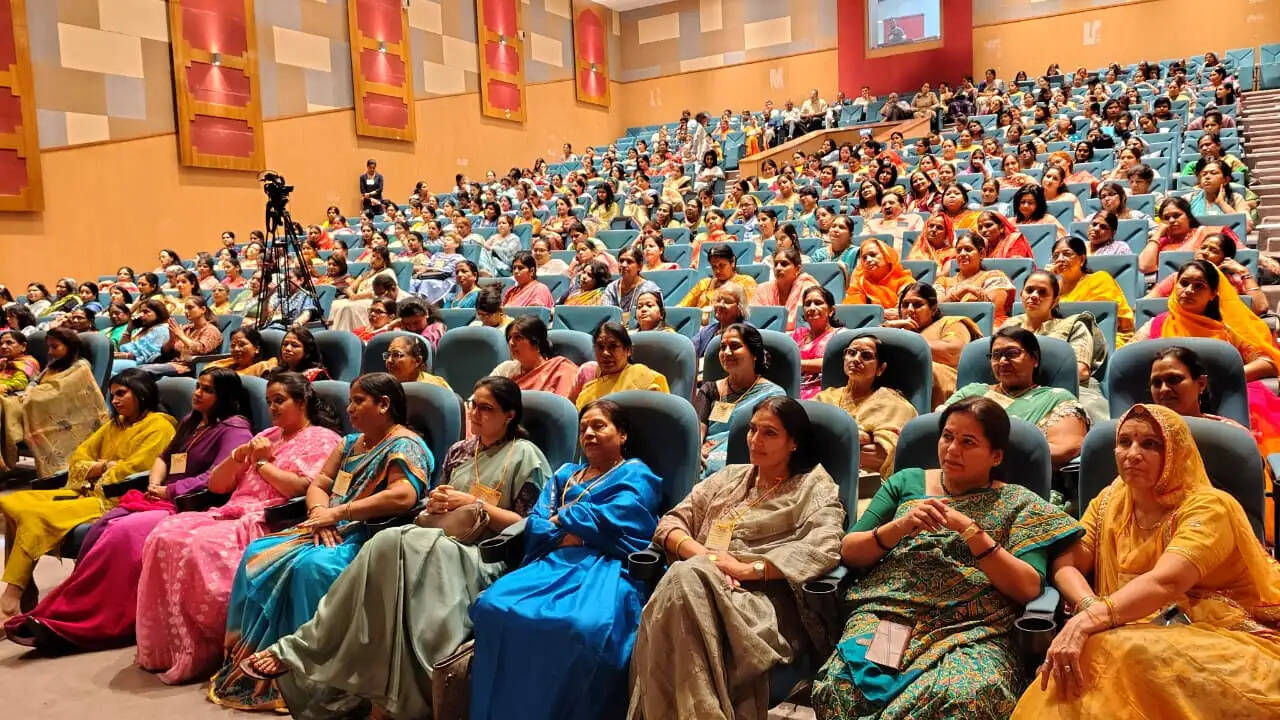 भारत में नारी परंपरागत रूप से सशक्त,आवश्यकता उन्हें अधिक से अधिक अवसर देने की- रामलाल