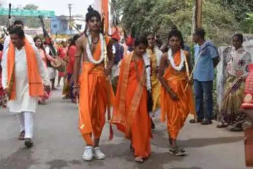 मां दंतेश्वरी मंदिर प्रागंण से बस स्टैण्ड चौक तक निकाली गई कलश यात्रा