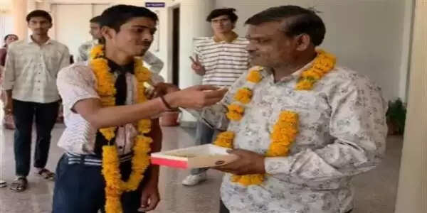 मप्रः सीहोर के श्लोक प्रजापति ने 12वीं गणित संकाय में प्रदेश में प्रथम स्थान किया हासिल