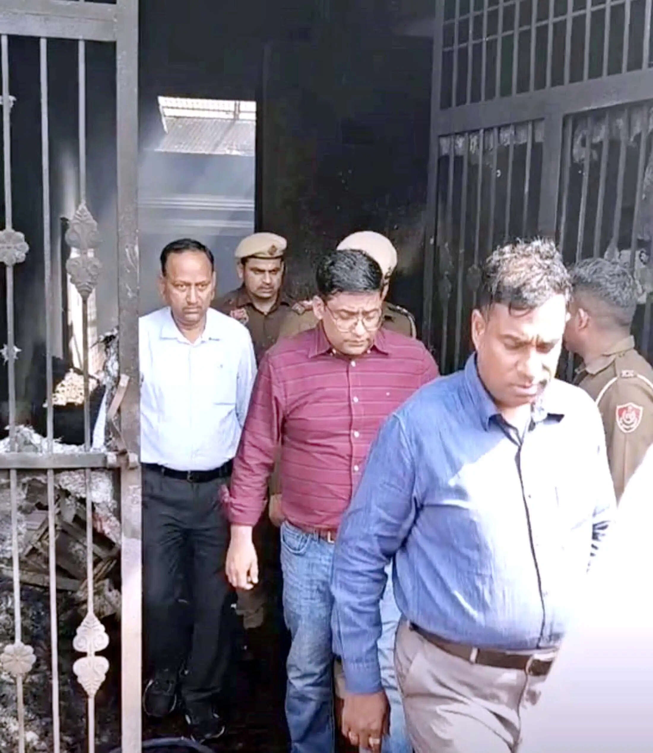 (अपडेट) हरियाणा&nbsp;के&nbsp;सफीदों की रंग फैक्टरी में भीषण आग, चार महिलाओं की मौत, 13 मजदूर झुलसे