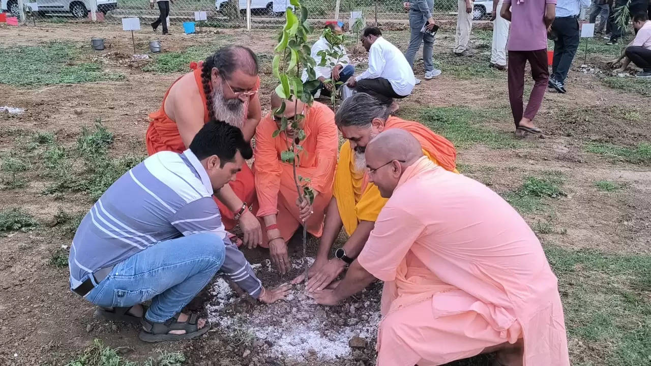 जीवन और प्रकृति के संरक्षण के लिए नदियों को अविरल और पवित्र रखना ज़रूरी: मंत्री जायसवाल