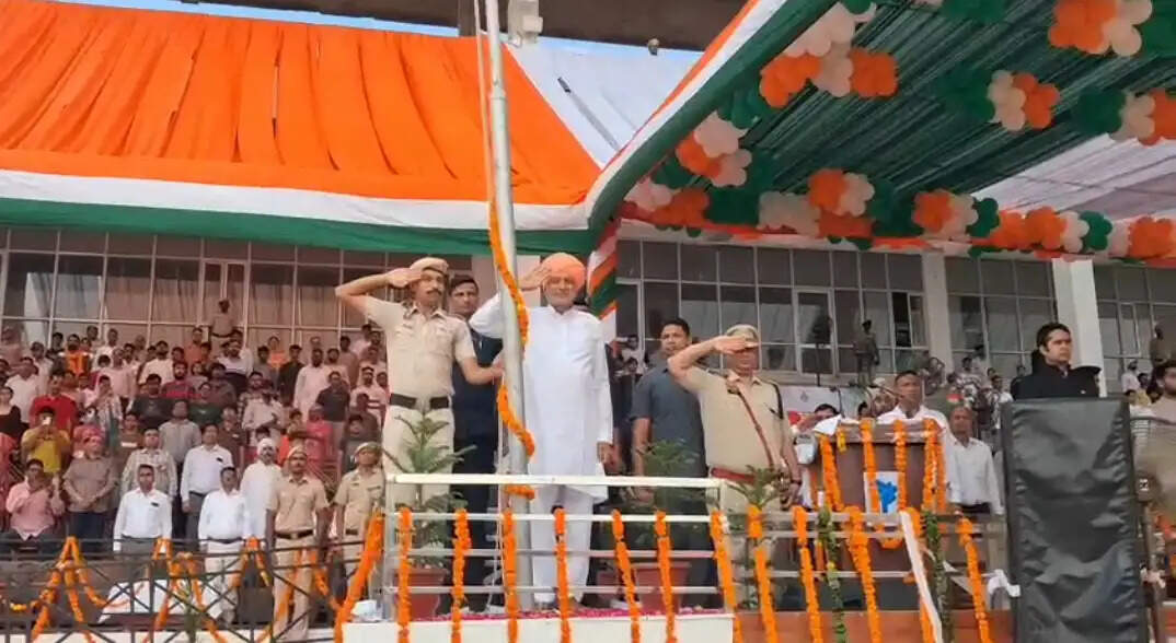 सिरसा में हर्षोल्लास से मनाया गया स्वतंत्रता दिवस