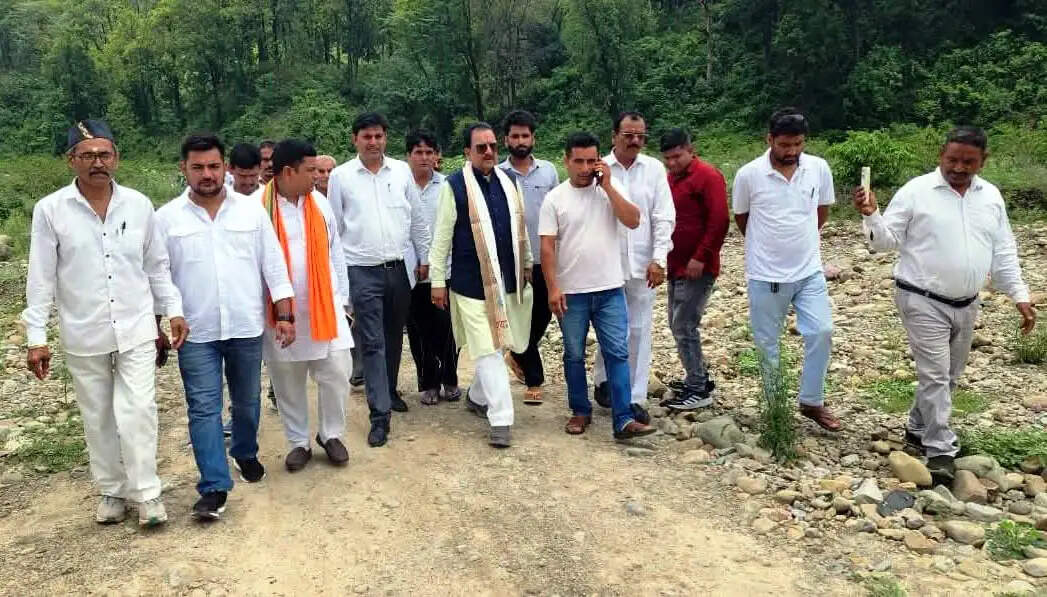 सांसद अजय भट्ट ने किया विजयपुर-पहाड़पानी मार्ग का निरीक्षण, विकास कार्यों में तेजी के दिए निर्देश