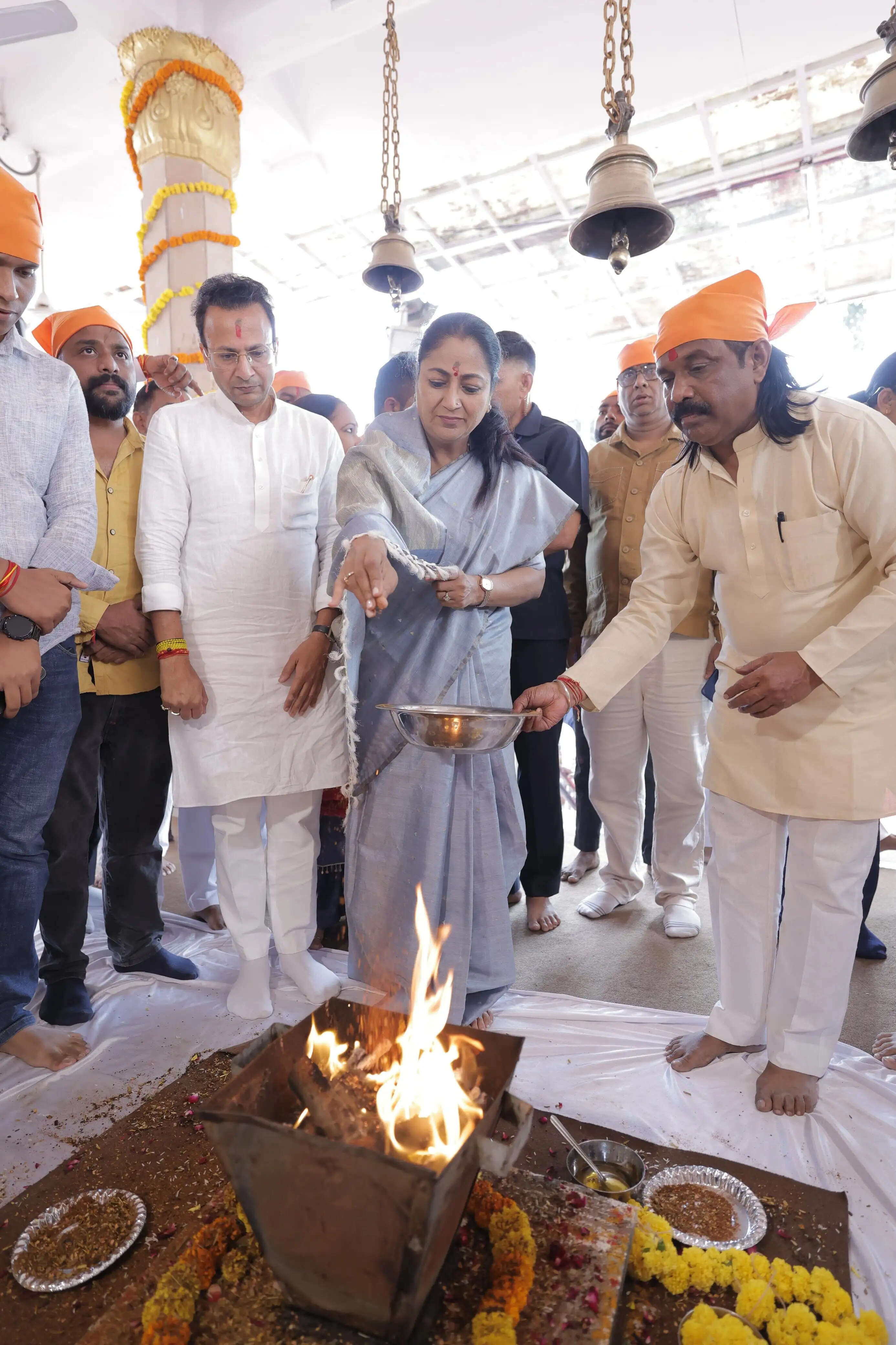 सीएम रेखा गुप्ता वाल्मीकि प्रकटोत्सव में शामिल, वाल्मीकि मंदिर में किया हवन-पूजन