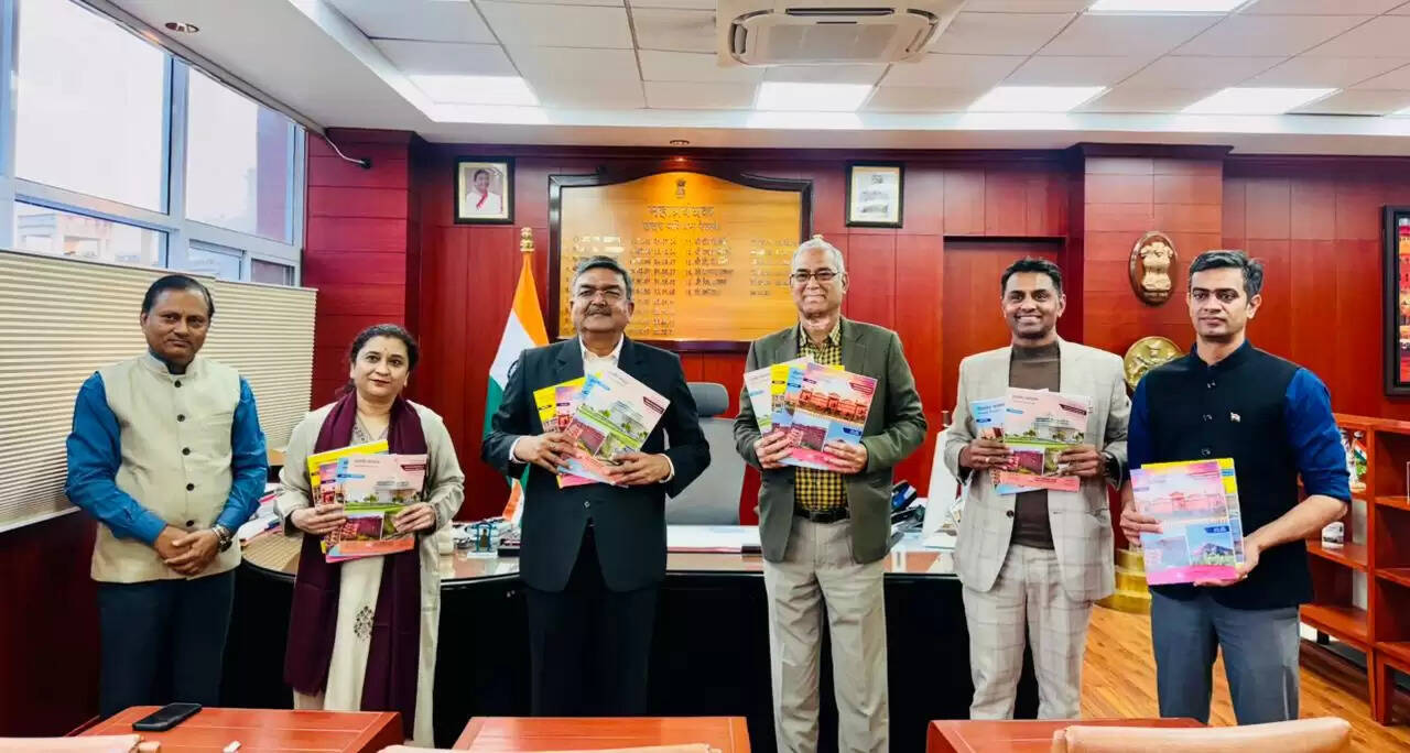 उत्तर पश्चिम रेलवे की नई समय सारणी का विमोचन