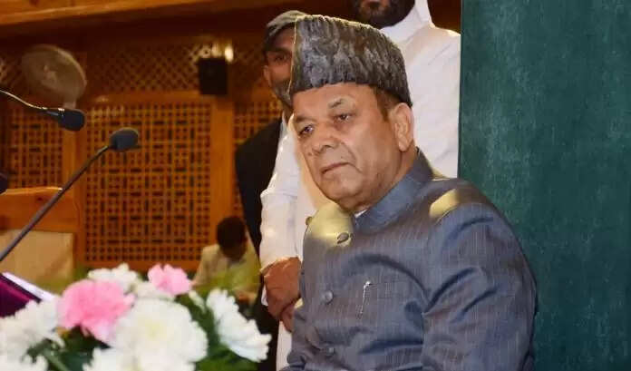 विधानसभा स्पीकर ने पर्रा से जनता और मीडिया को गुमराह करने के लिए माफी मांगने को कहा