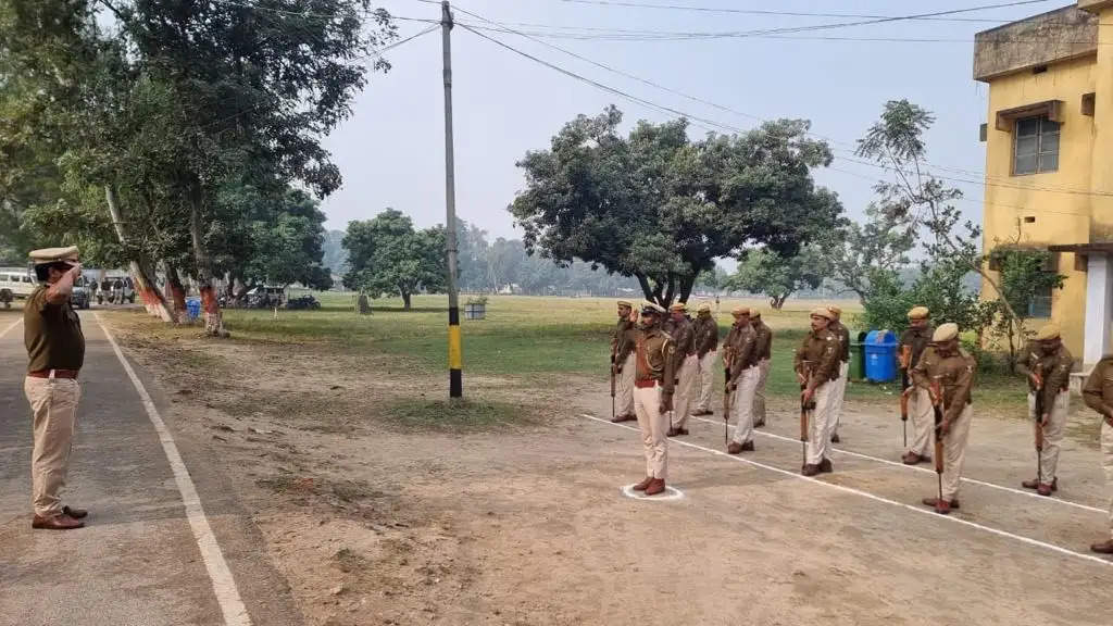 शहीद सतपाल सिंह के पुण्यतिथि पर आरक्षी अधीक्षक ने स्मारक पर माल्यार्पण किया