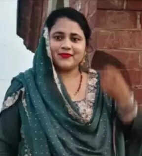 नहर में मिला बदायूं की शबाना का शव, कासगंज में सेल्फी लेते हुआ हादसा