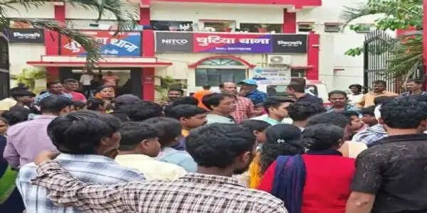 रांची के चुटिया में दो पक्षों में खूनी झड़प के बाद थाने में हंगामा, निष्पक्ष जांच की मांग
