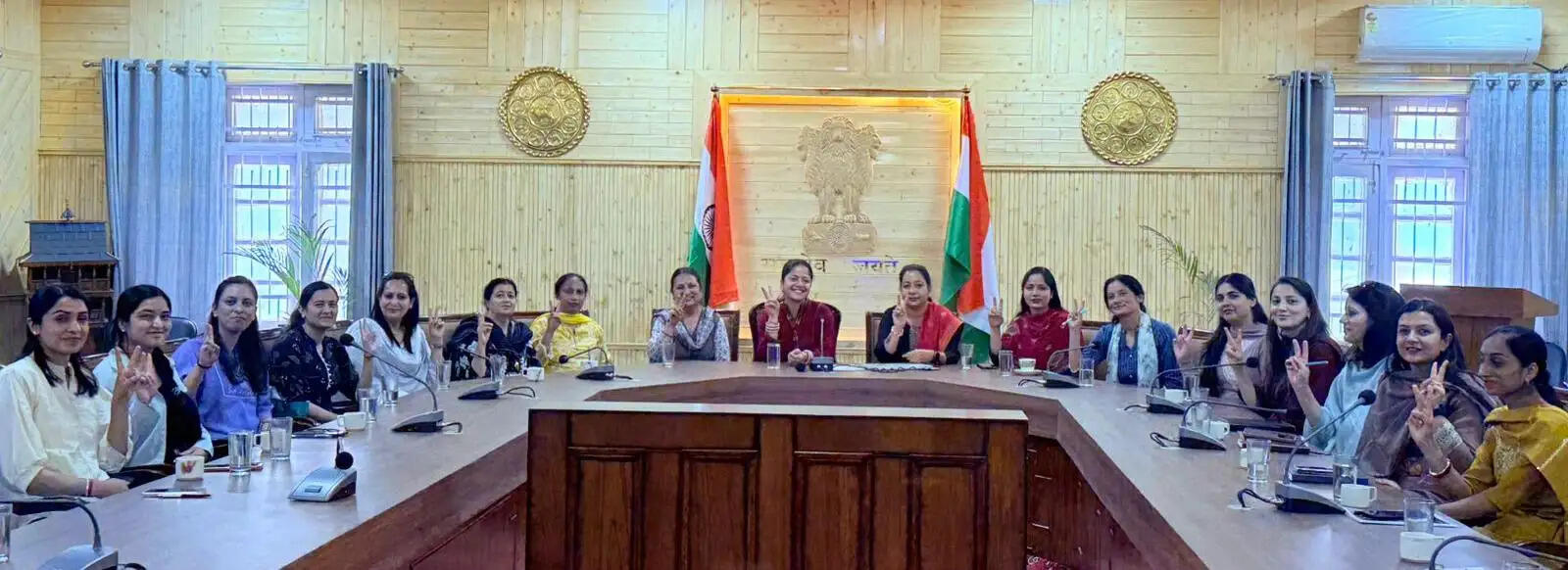 रोहड़ू नप चुनाव बना महिला सशक्तिकरण की मिसाल, हर बूथ पर महिलाएं तैनात