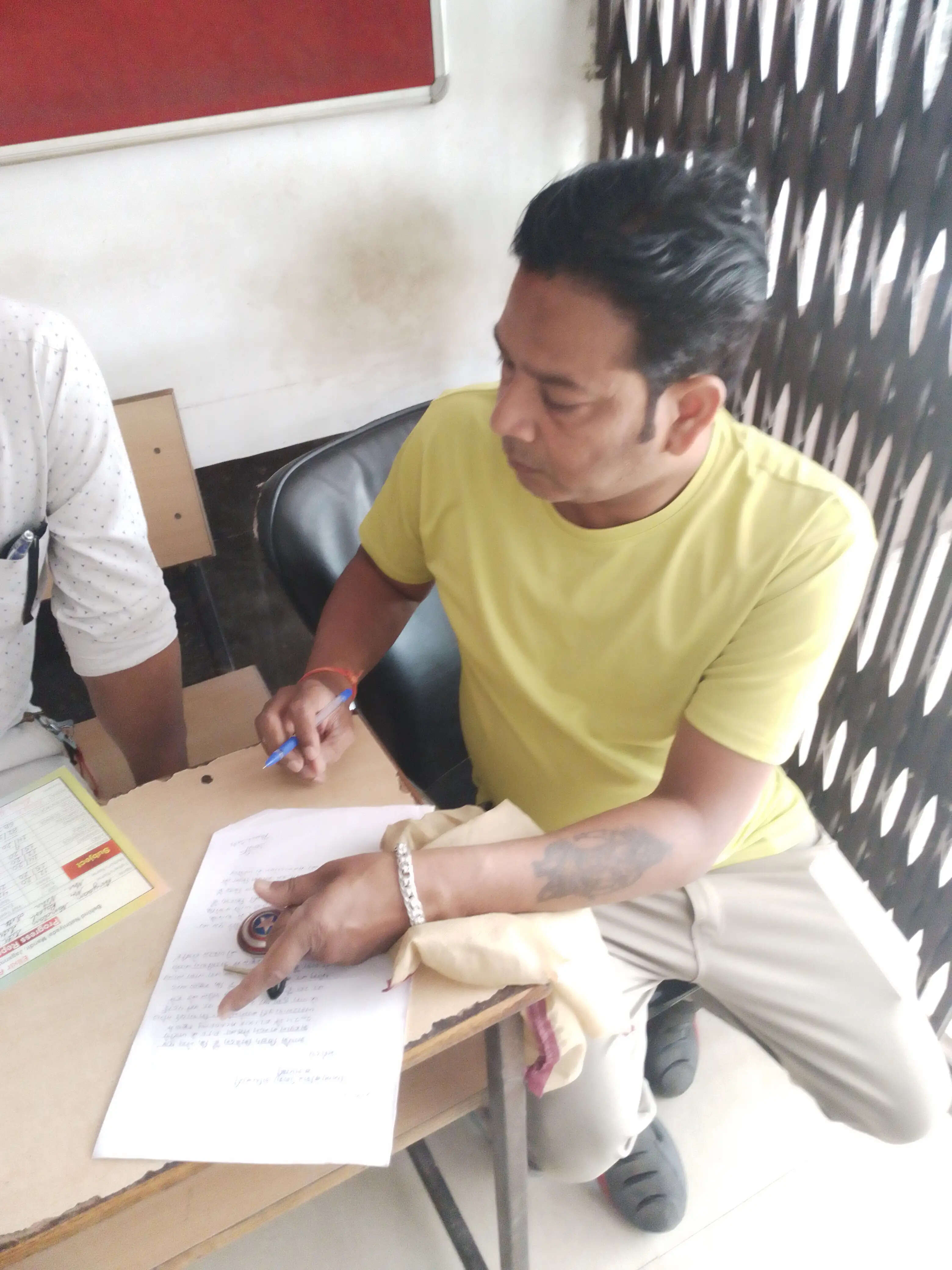 एलिक्सर एकेडमी स्कूल पर लटका ताला, बीएसए कार्यालय पहुंचें अभिभावक