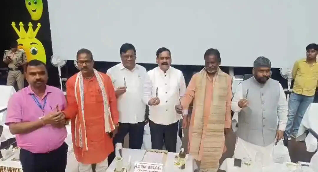 बारिश के कारण नहीं पहुंच सके राज्यपाल और कृषि मंत्री, वीडियो कॉन्फ्रेंसिंग से किया समागम का समापन