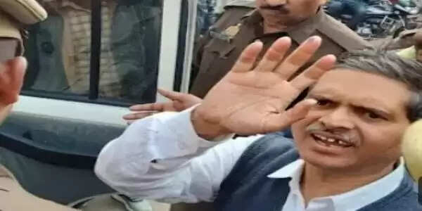 अमिताभ ठाकुर की पेशी के दौरान दुर्व्यवहार के विरोध में 7 जनवरी को धरना-प्रदर्शन - देवेन्द्र सिंह