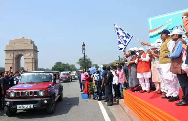 रक्षा मंत्री ने ‘वायु वीर विजेता’ कार रैली को किया रवाना, सात हजार किमी. की दूरी करेगी पूरी