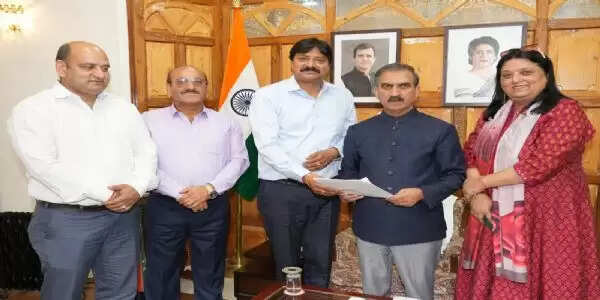 शिमला में किराए के भवनों में चल रहे सरकारी दफ्तरों को धर्मशाला शिफ्ट करने की उठी मांग, मुख्यमंत्री से मिला प्रतिनिधिमंडल