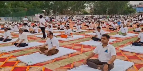 पलवल: योग अपनाएं, निरोग रहें और राष्ट्र को सशक्त बनाएं : कृष्णपाल गुर्जर