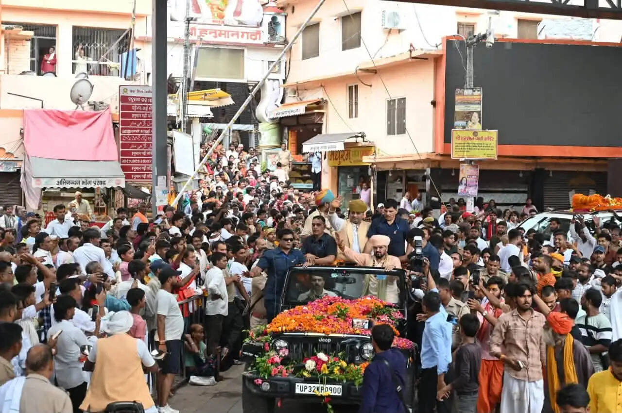 महिला पहलवानों के आरोपों से जुड़े मामले में बरी होने के बाद अयोध्या पहुचें पूर्व सांसद बृजभूषण शरण सिंह