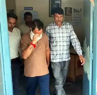 फरीदाबाद : हेड कांस्टेबल 2500 रुपए रिश्वत लेते रंगे हाथ गिरफ्तार