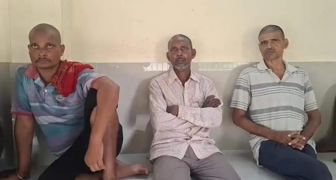अज्ञात वाहन की टक्कर से दो चचेरे भाइयों की मौत