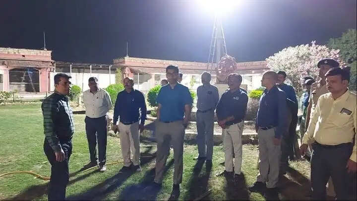 ग्वालियरः 22 मार्च से लगेगा पुस्तक मेला, सीईओ ने अधिकारियों के साथ देखीं तैयारियां