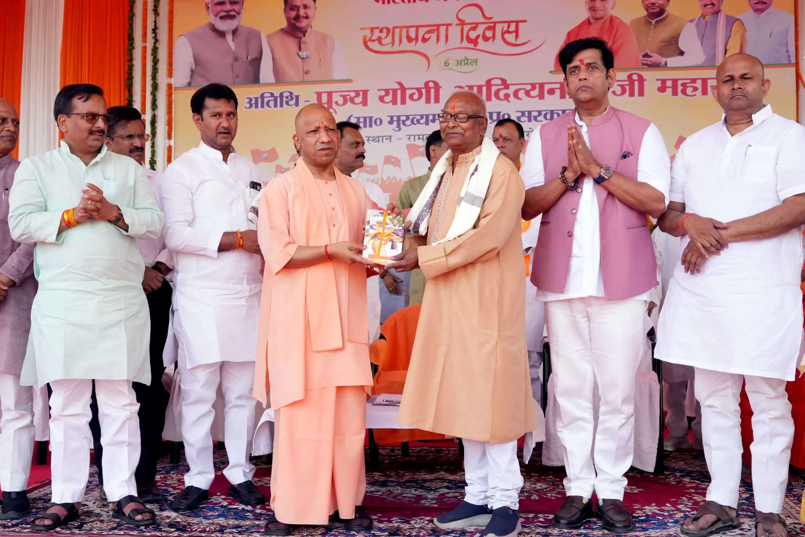 भारत की विकास यात्रा को आगे बढ़ाने के लिए हर राष्ट्रभक्त को भाजपा से जुड़ना चाहिए : मुख्यमंत्री योगी