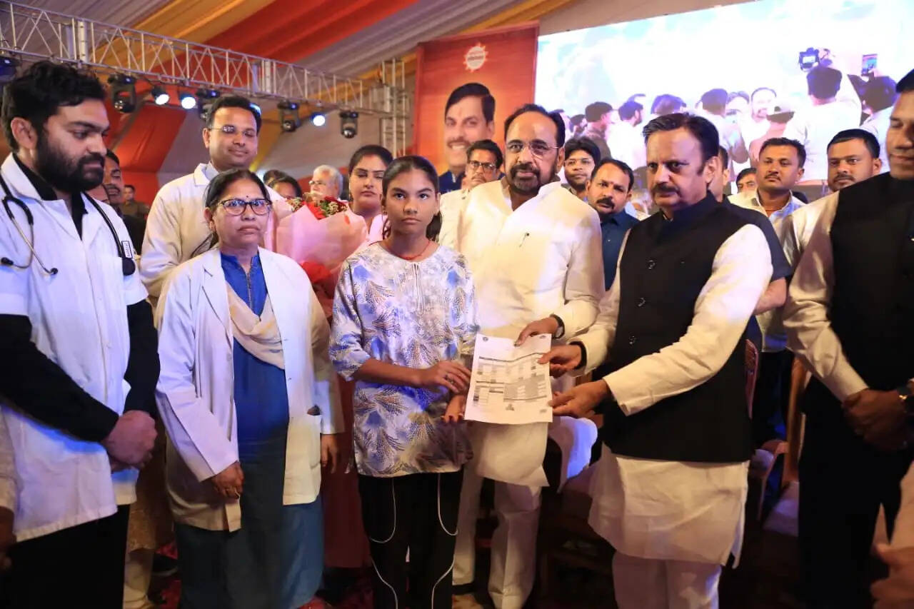 मप्रः उपमुख्यमंत्री राजेंद्र शुक्ल ने सागर से की वैक्सीनेशन अभियान की शुरुआत