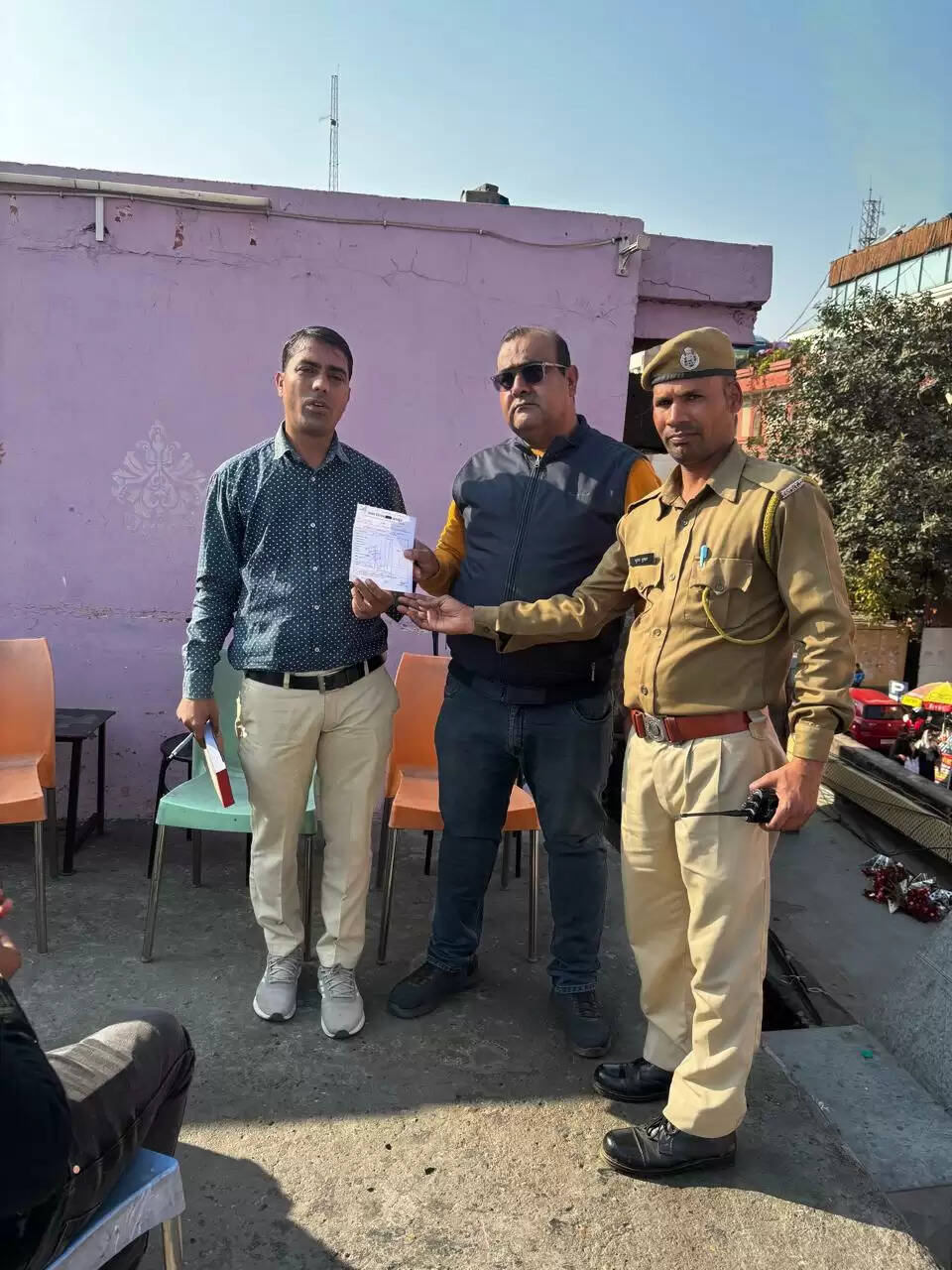 नेहरू बाजार में रेस्टोरेंट पर कार्रवाई, गंदगी मिलने पर 70 हजार रुपये का किया चालान