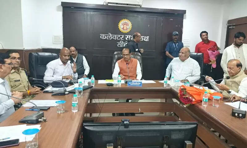 किसानों को सरलता, सुगमता और पारदर्शिता के साथ मिले खाद व बीज : शिवराज सिंह