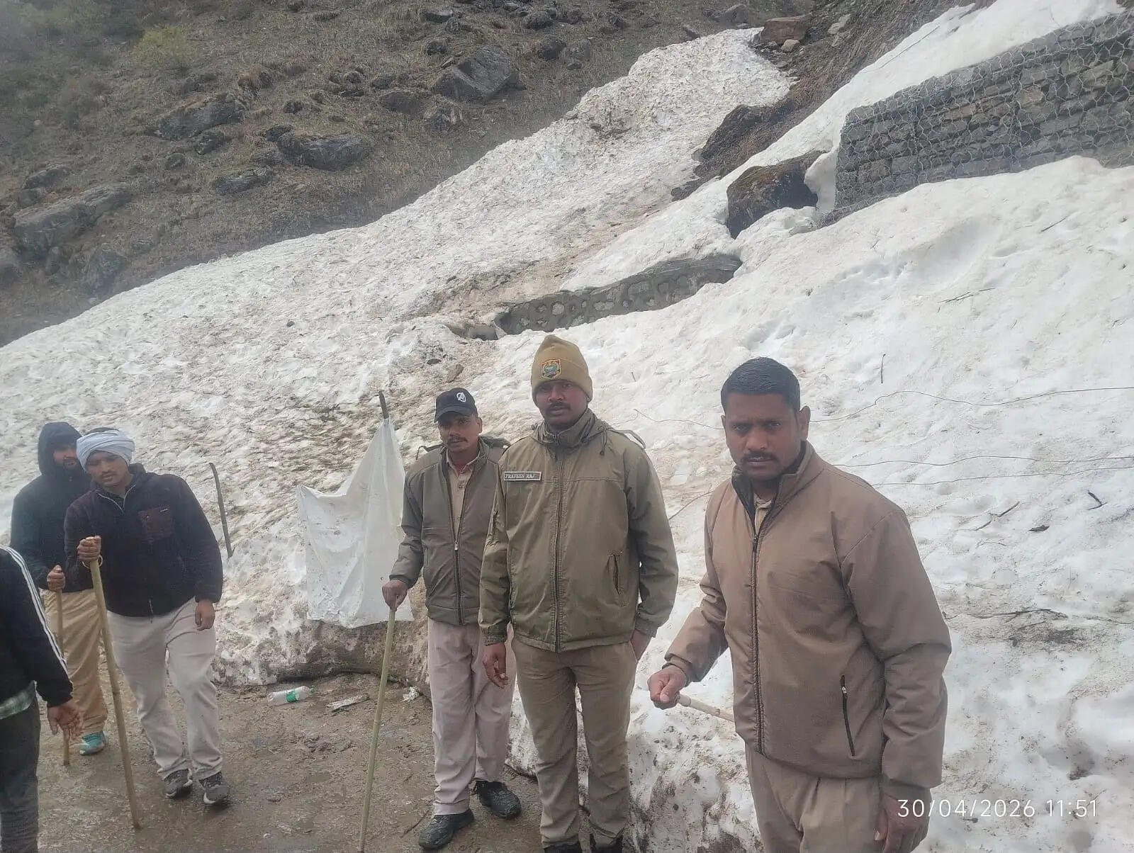 बारिश के बीच केदारनाथ यात्रा जारी