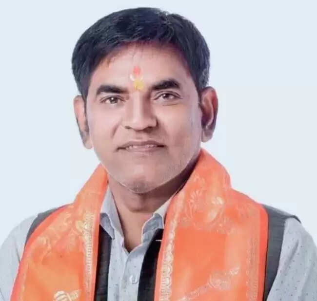 पूर्व महानगर अध्यक्ष राजेंद्र मिश्रा बने प्रतापगढ़ के जिला प्रवासी