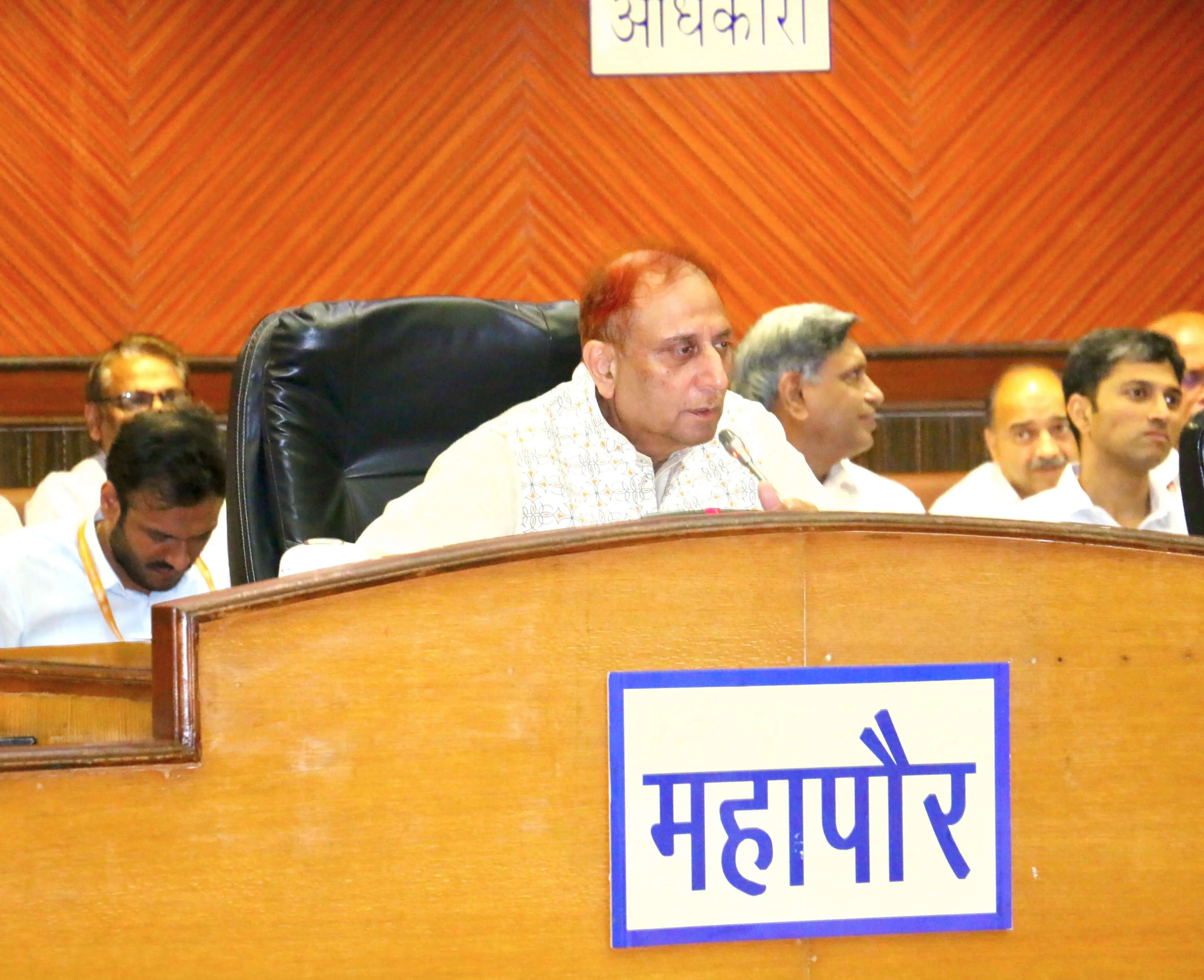 एमसीडी सदन में हंगामे पर महापौर प्रवेश वाही ने आआपा पार्षदों की निंदा की