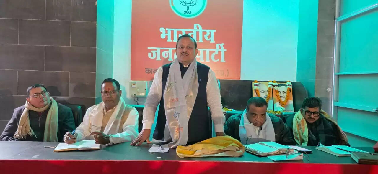 एसआईआर में निष्क्रिय पार्षदों को कारण बताओ नोटिस जारी करेगी भाजपा