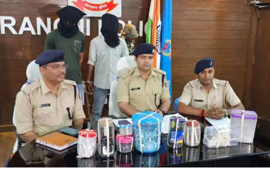 मादक पदार्थों के दो तस्कर गिरफ्तार