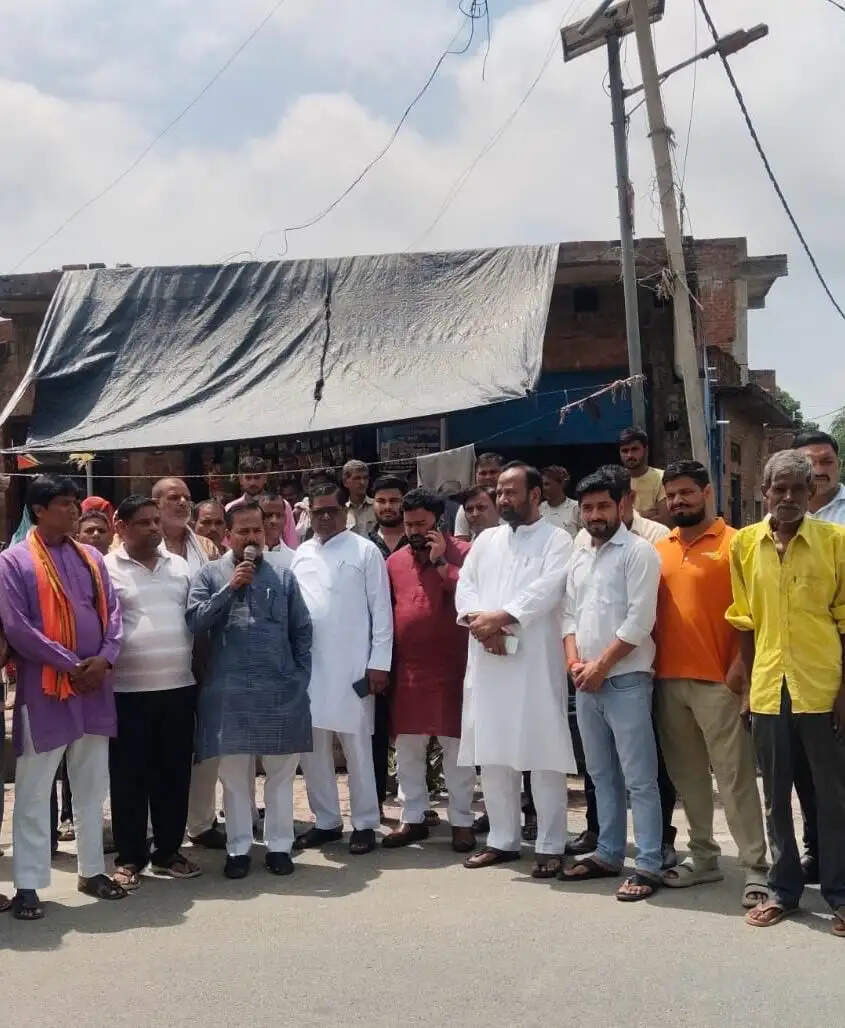 संत रविदास कलश यात्रा नीम करोरी पहुंची