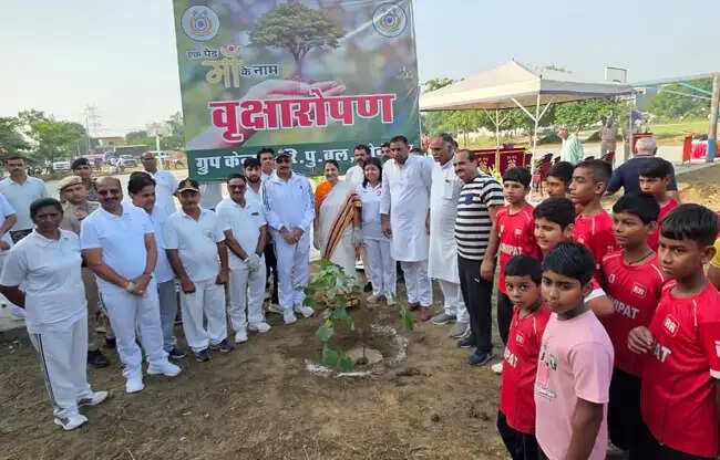 सोनीपत: विधायक कृष्णा गहलावत ने स्वच्छता और पौधारोपण का दिया संदेश