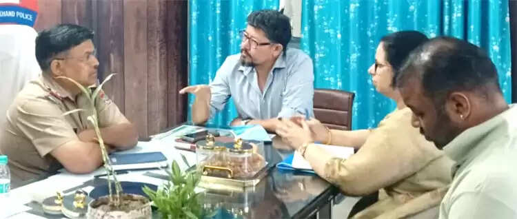 घर प्रसव पर सख्ती: 18 दाइयों पर कार्रवाई की चेतावनी