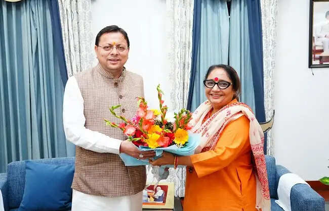 विस अध्यक्ष ऋतु खंडूडी ने मुख्यमंत्री से की भेंट, कोटद्वार को जिला बनाने की मांग फिर दोहराई