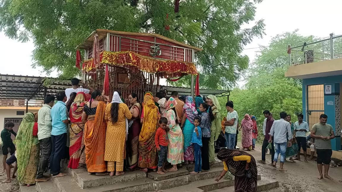 प्राचीन मां भुईयां रानी के मंदिर में मेले की मची धूम