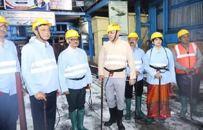 प्रधानमंत्री के सलाहकार तरुण कपूर ने बीसीसीएल की प्रमुख परियोजनाओं और संचालन की समीक्षा की
