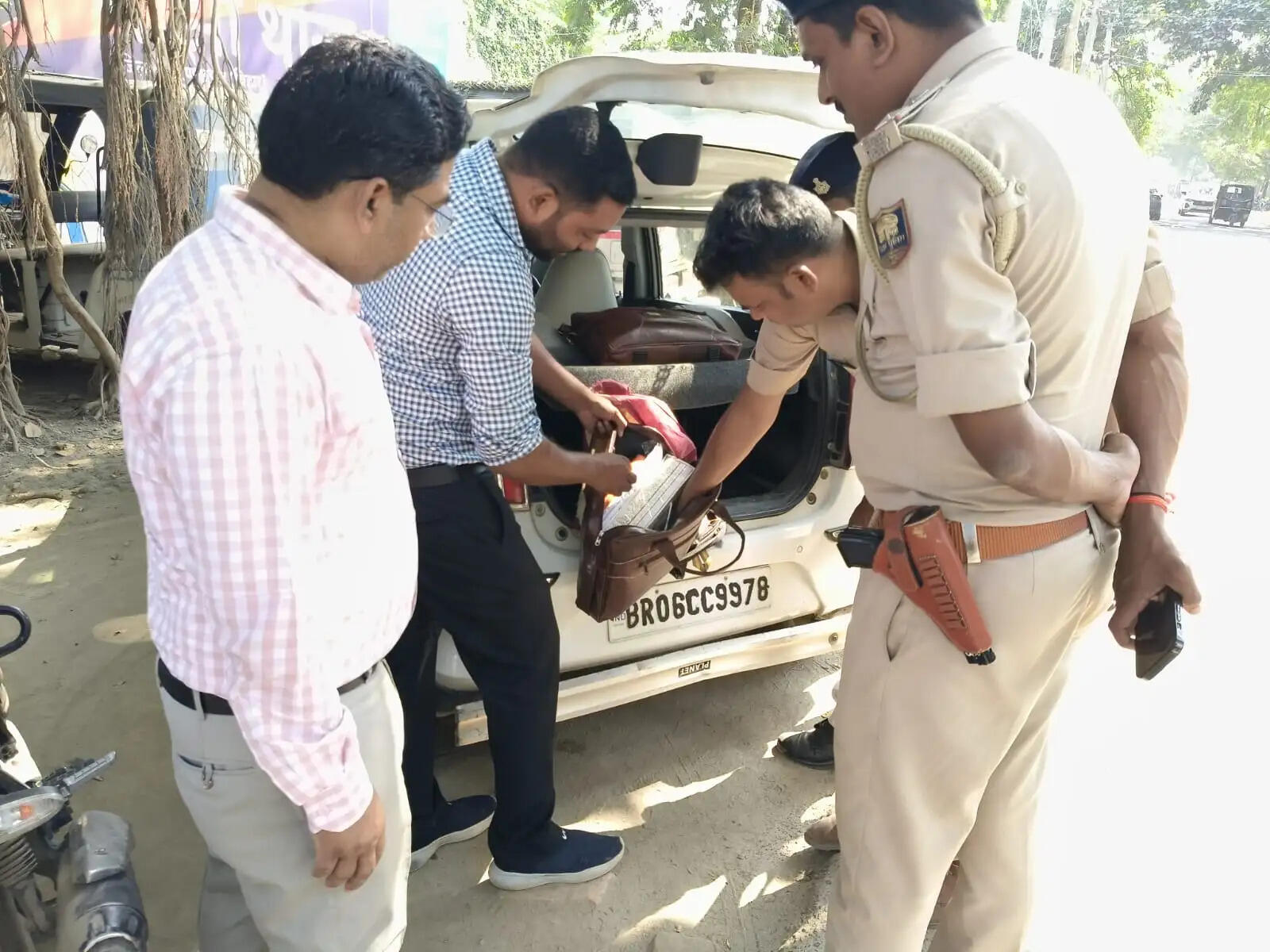 सारण शिक्षक निर्वाचन में सभी 20 मतदान केंद्रों पर शांतिपूर्ण मतदान संपन्न, 86.85% हुआ मतदान